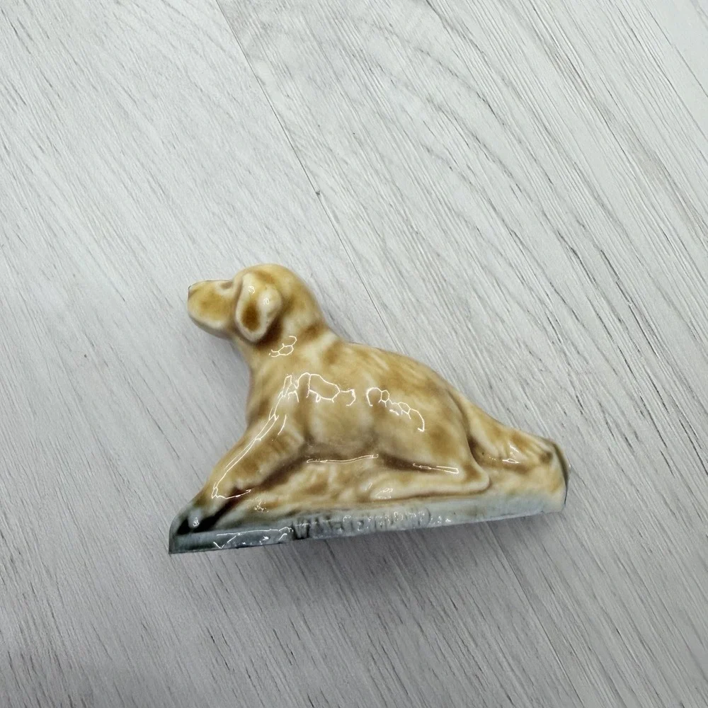 Wade England Porcelain Dog Figurine Golden Retriever Spaniel Oval Base 2 inch